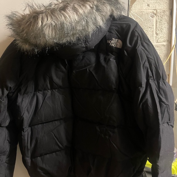 North face jacket this is a north face jacket - Picture 2 of 3